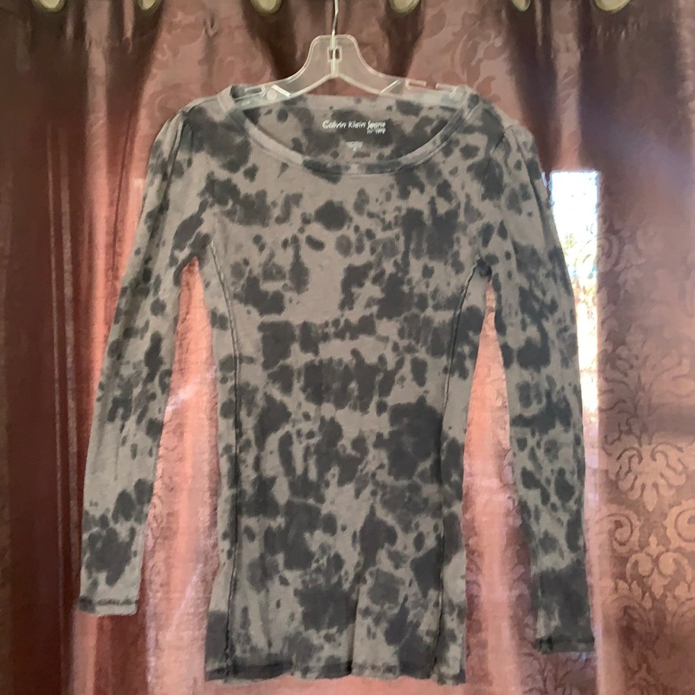 Calvin Klein distressed tie-dye Henley top medium